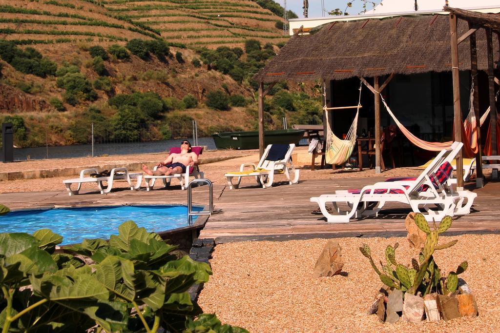 Douro Yacht Charter & Bungalows เซาโจเอา ดา เปชเกรา ภายนอก รูปภาพ