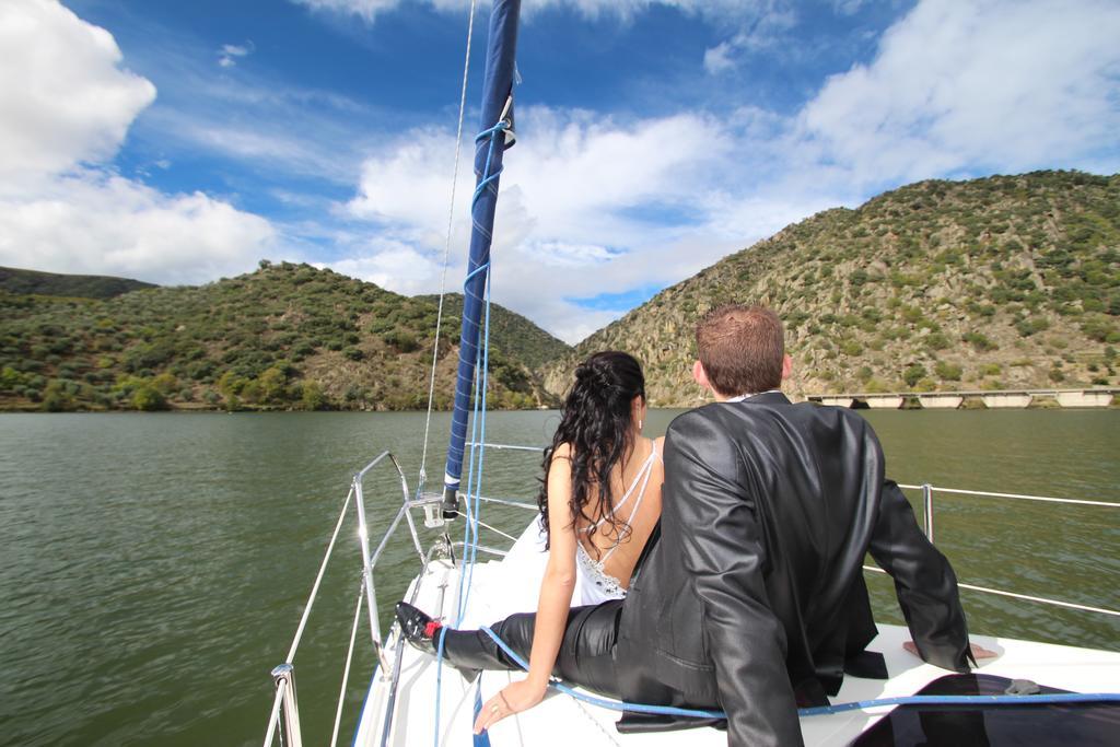 Douro Yacht Charter & Bungalows เซาโจเอา ดา เปชเกรา ภายนอก รูปภาพ