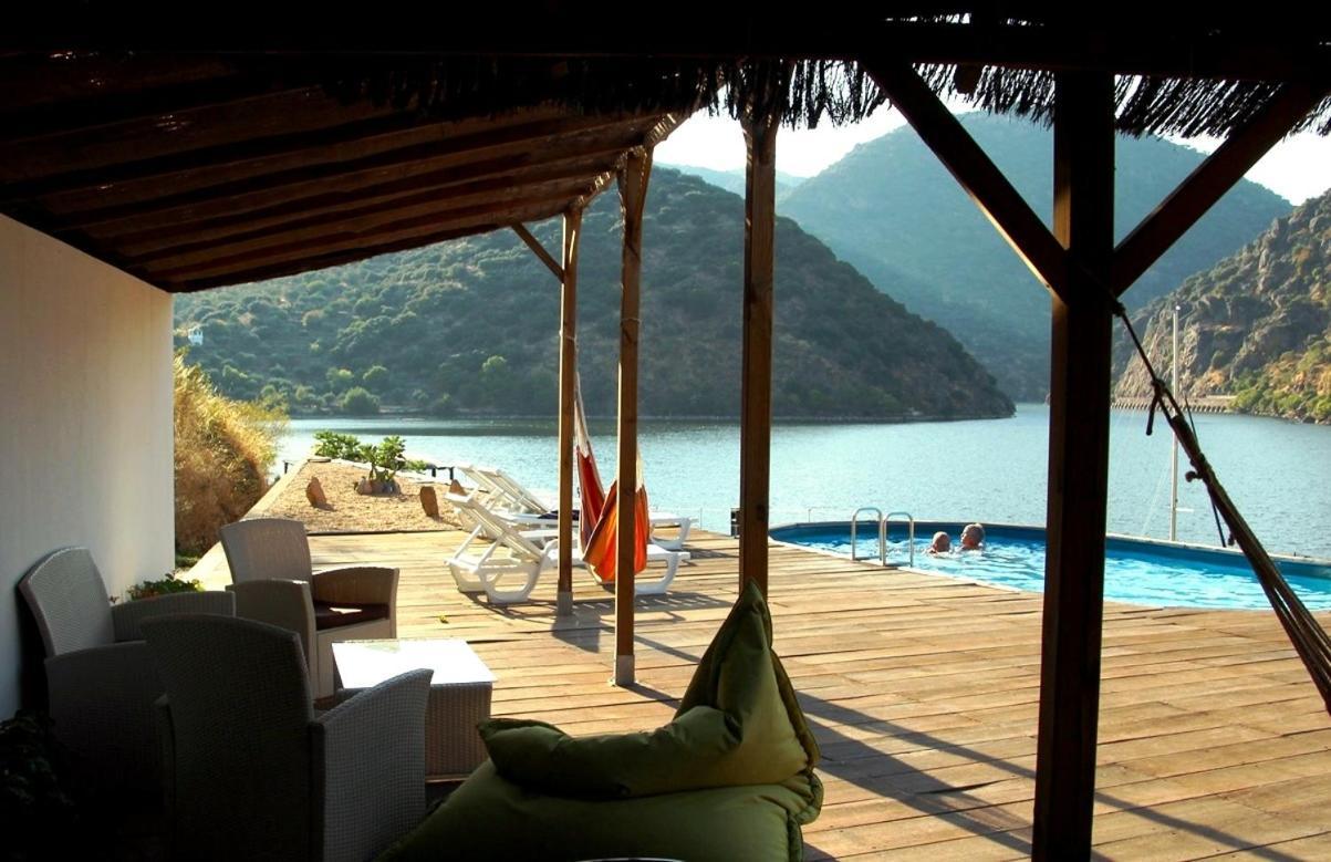 Douro Yacht Charter & Bungalows เซาโจเอา ดา เปชเกรา ภายนอก รูปภาพ