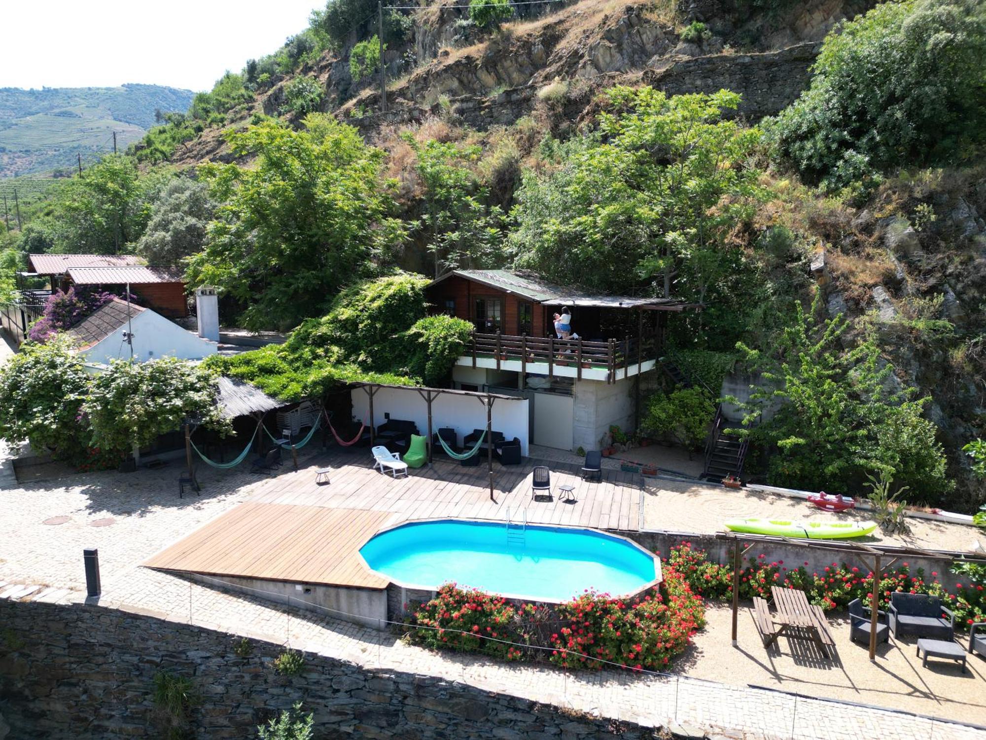 Douro Yacht Charter & Bungalows เซาโจเอา ดา เปชเกรา ภายนอก รูปภาพ