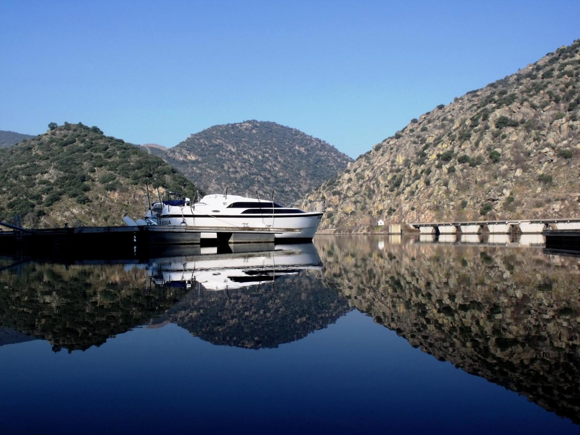 Douro Yacht Charter & Bungalows เซาโจเอา ดา เปชเกรา ห้อง รูปภาพ