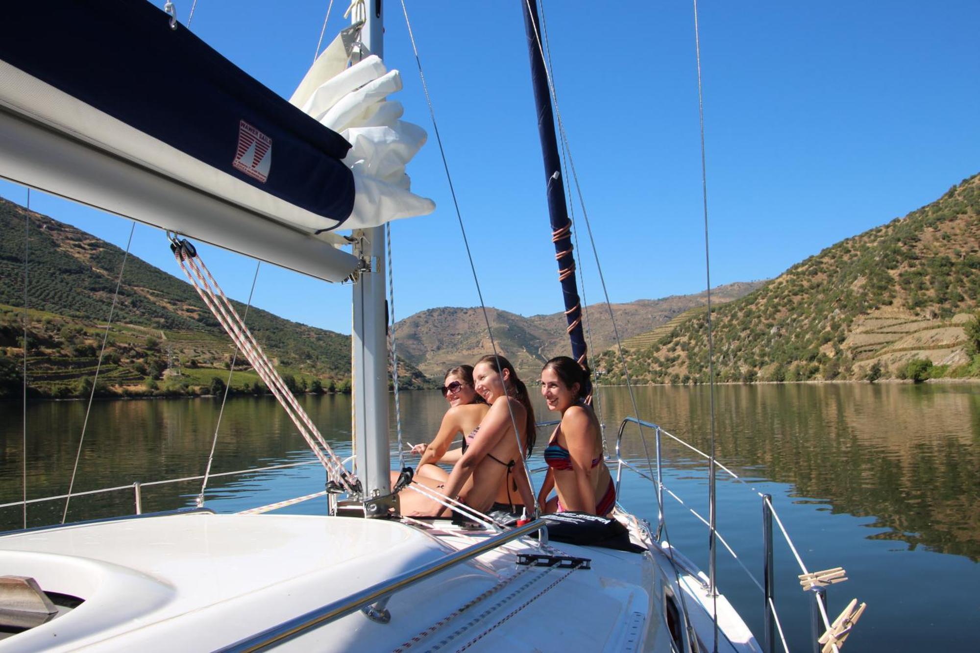 Douro Yacht Charter & Bungalows เซาโจเอา ดา เปชเกรา ภายนอก รูปภาพ