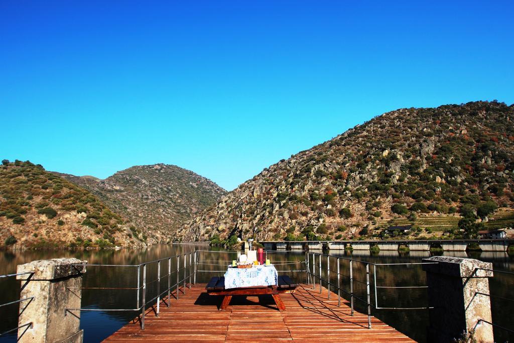 Douro Yacht Charter & Bungalows เซาโจเอา ดา เปชเกรา ภายนอก รูปภาพ