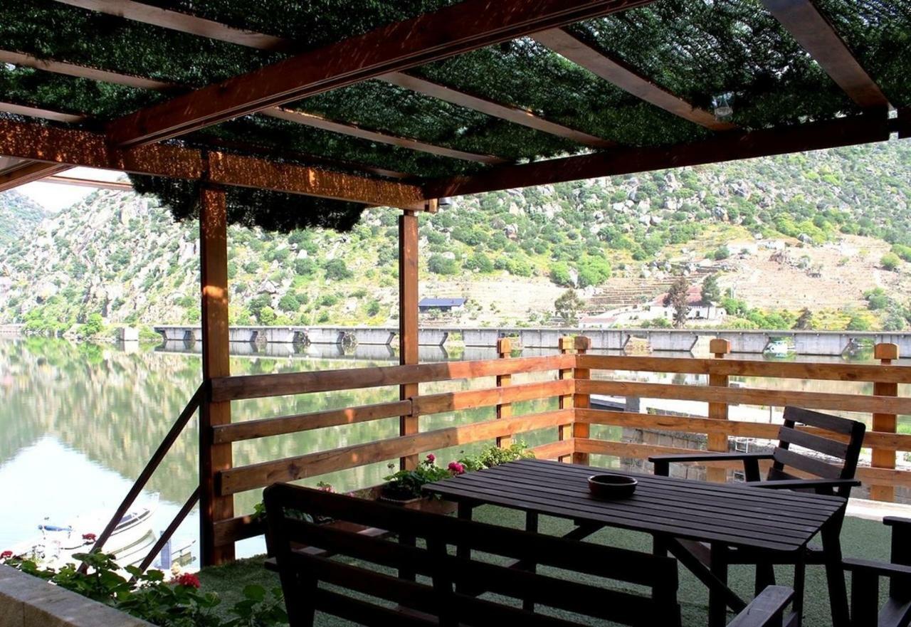 Douro Yacht Charter & Bungalows เซาโจเอา ดา เปชเกรา ภายนอก รูปภาพ