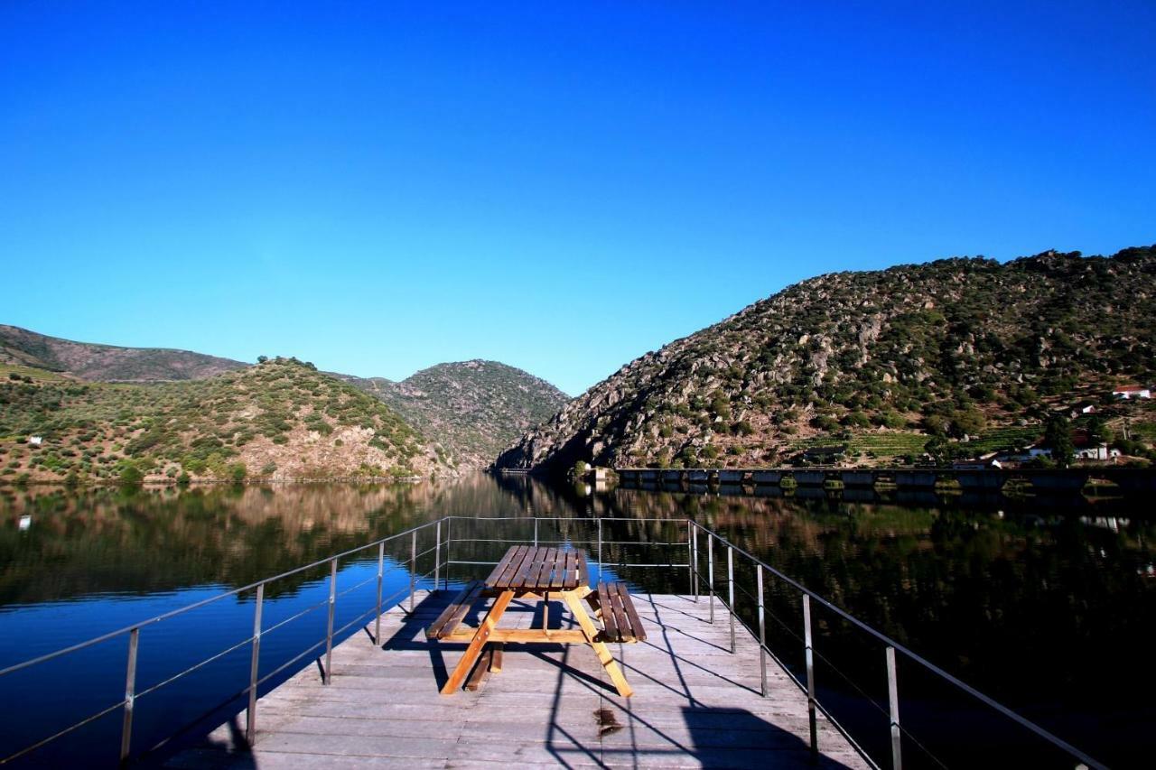Douro Yacht Charter & Bungalows เซาโจเอา ดา เปชเกรา ภายนอก รูปภาพ