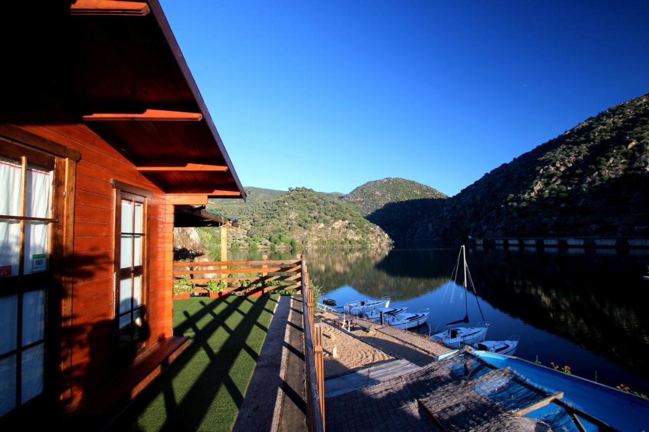 Douro Yacht Charter & Bungalows เซาโจเอา ดา เปชเกรา ภายนอก รูปภาพ